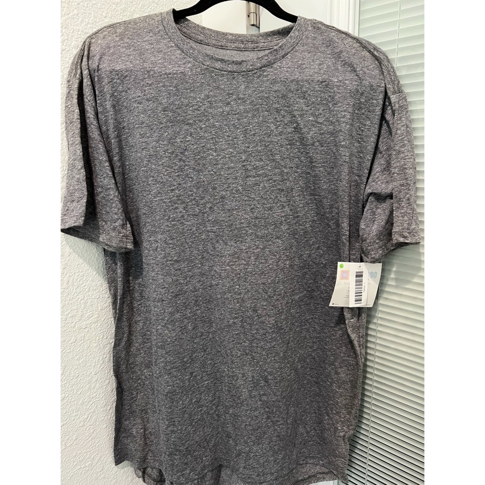 Large LuLaRoe Patrick Tee